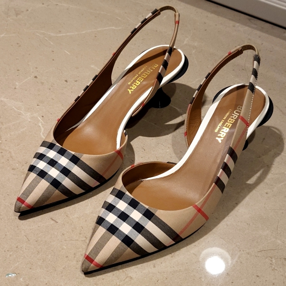 Burberry kitten heel slingback